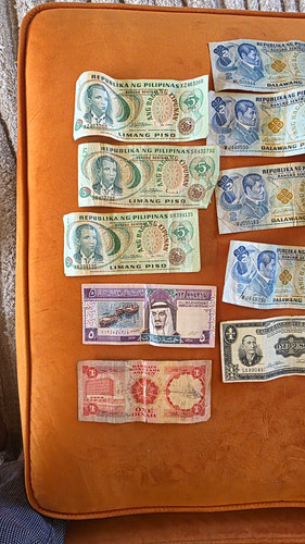Mixed world banknotes bulk lot - mixed,