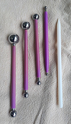 Double ended cake decorating - double-ended,