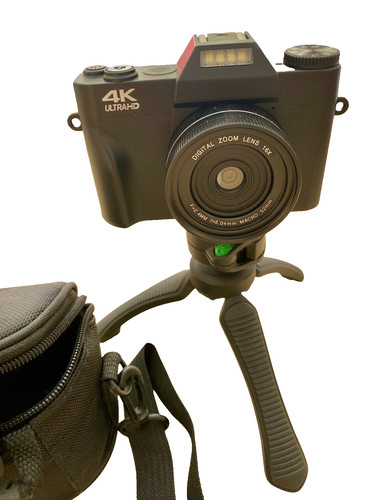 Digital camera flip screen - 4k,
