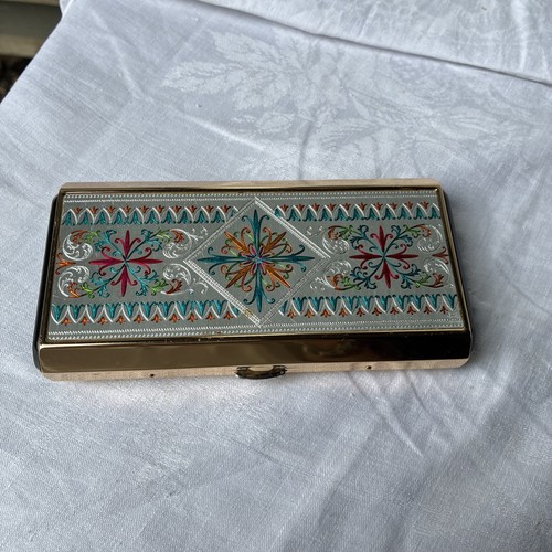 Painted enamel inlaid music - ,