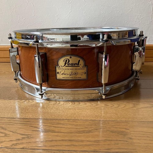 Pearl omar hakim - omar, signature