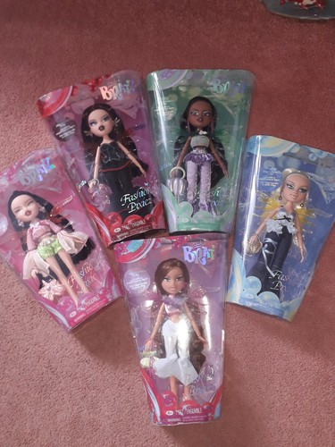 Bratz doll bundle fashion