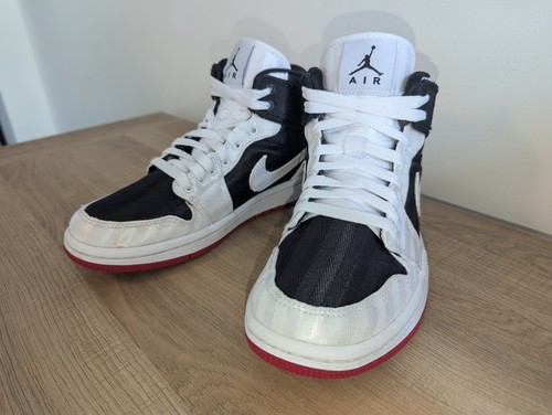 Nike air jordan mid - air,