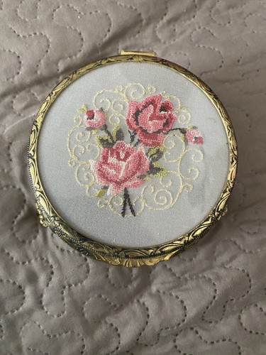 Vintage trinket dressing - vintage,