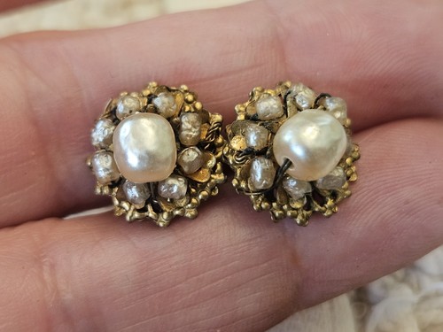 Vintage seed pearl - seed, pierced