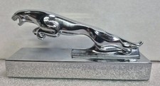 Jaguar Leaper Metal Desktop