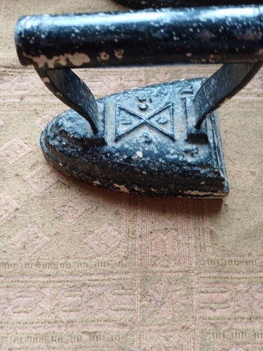Vintage castiron iron 1800 - vintage,