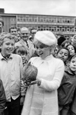 Actress barbara windsor - barbara, was