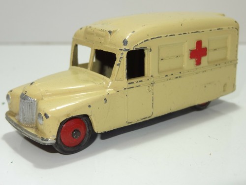 Dinky 253 daimler - dinky, ambulance