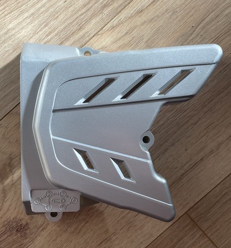 Sprocket cover left engine - cover,