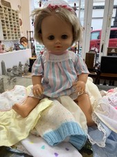 Vintage Tiny Tears Doll Made by Palitoy & large quantity of clothes VGC