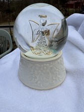 Musical Angel Snow Globe Gold