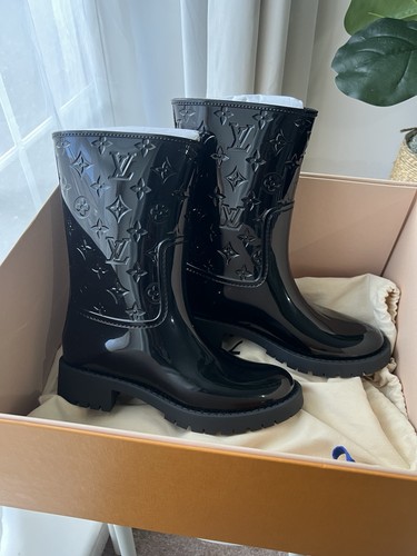 Brand new louis vuitton drops - new,