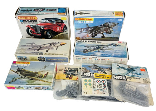 Job lot vintage plastic - lot,