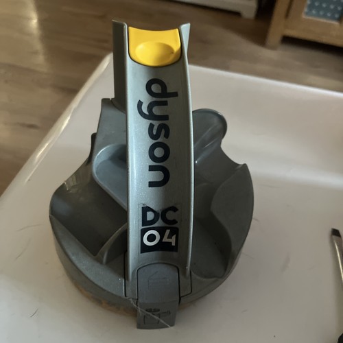 Genuine dyson dc04 - genuine, carrying