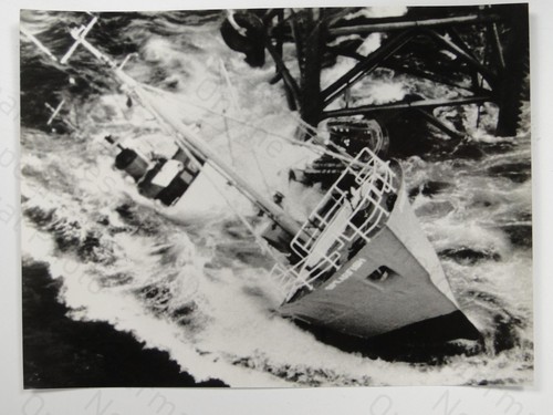 Supply ship spearfish sinking - spearfish,