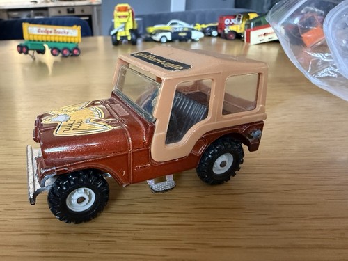 Corgi jeep golden - jeep,