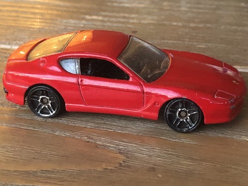 Hot wheels ferrari 456m - hot,