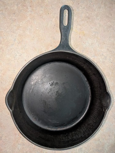 Griswold cast iron chicken - 11",