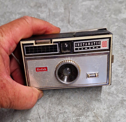 Kodak instamatic 100 - 100, 126