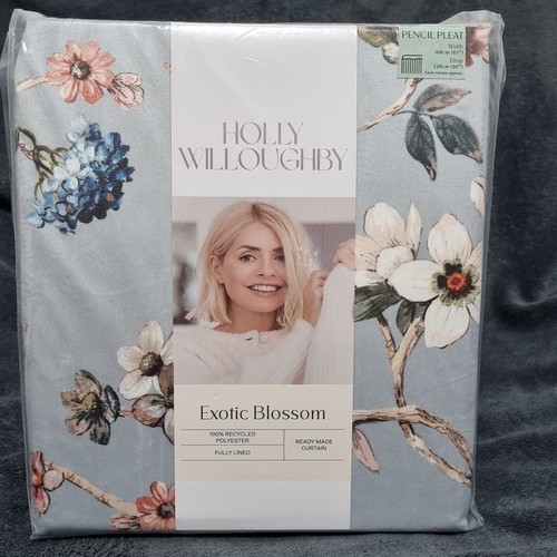 Holly willoughby exotic - exotic, bloom