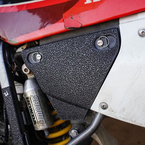 Black air box guards - black,