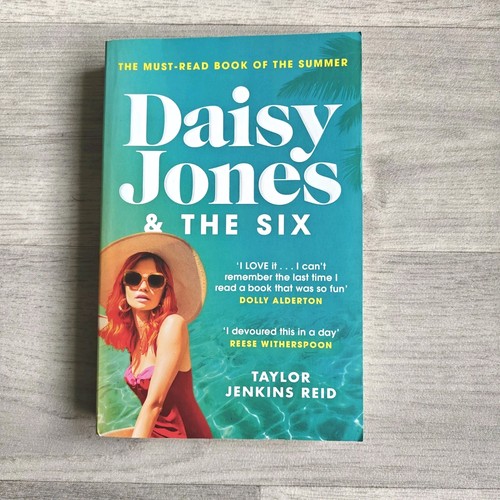 Daisy jones and the six - and, taylor