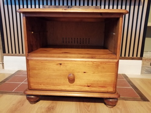 Ducal solid pine shelf and