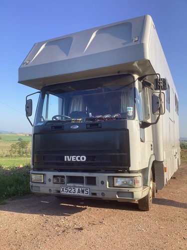 Horsebox ton for - ton,