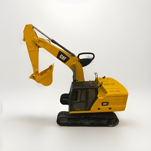 Bruder large cat tracked - 1:16,
