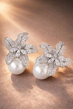 Zara pearl coloured flower