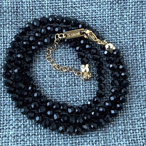 Faceted jet black - faceted,