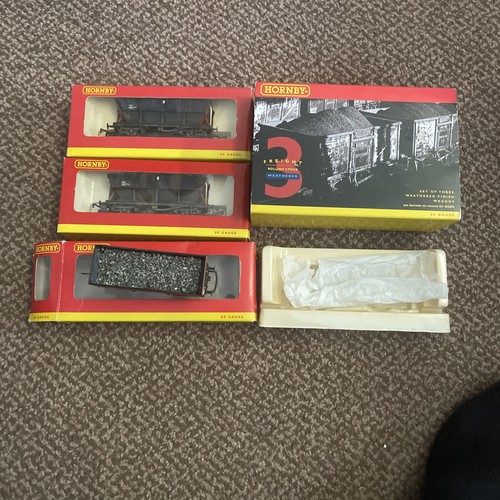 Hornby hopper wagons - hopper, with