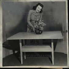 1942 Press Photo Oak Dining