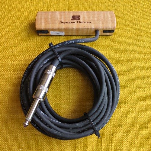 Acoustic guitar pickup
