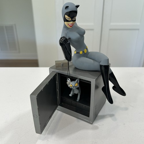 Direct catwoman from batman - catwoman,