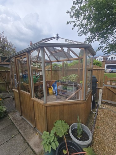 Alton octagonal greenhouse - alton,