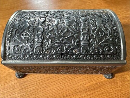 Vintage biscuit tin - g.b.c.,