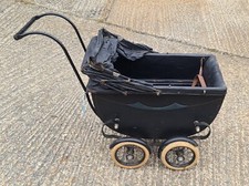 VINTAGE TOYS : BABY DOLL PRAM
