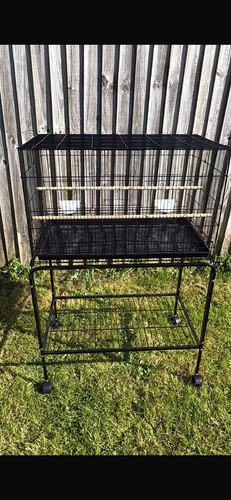Black metal wire bird - metal, on