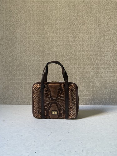 Moschino vintage redwall snake - vintage,