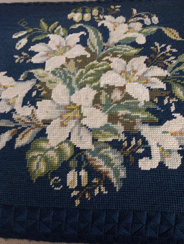 Vtg footstool tapestry - vtg,