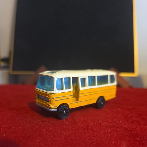 Duple vista coach bus - 25, corgi