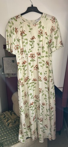Bennett cream dress size - uk,
