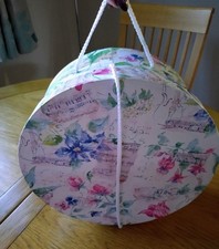 HAT BOX MEDIUM DIAMETER 29.5cm PRETTY MUSICAL FLORAL THEME BY DECOLINE - USED GC