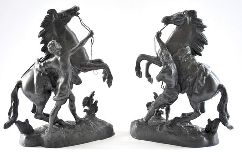 Pair bronze marly - pair,