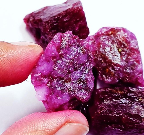Natural red beryl - beryl, loose