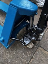 Pallet Truck 2500 Kg Capacity