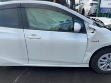 Toyota prius 2018 driver side