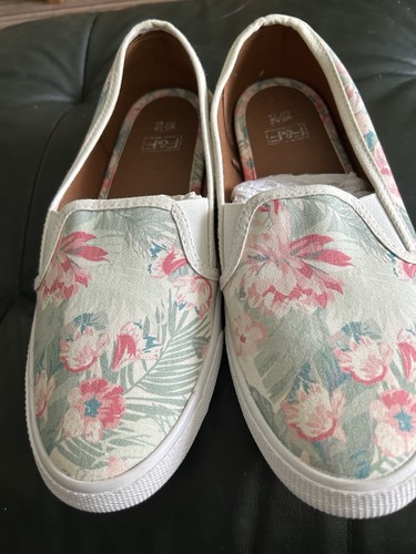 Canvas shoes brand new - shoes,